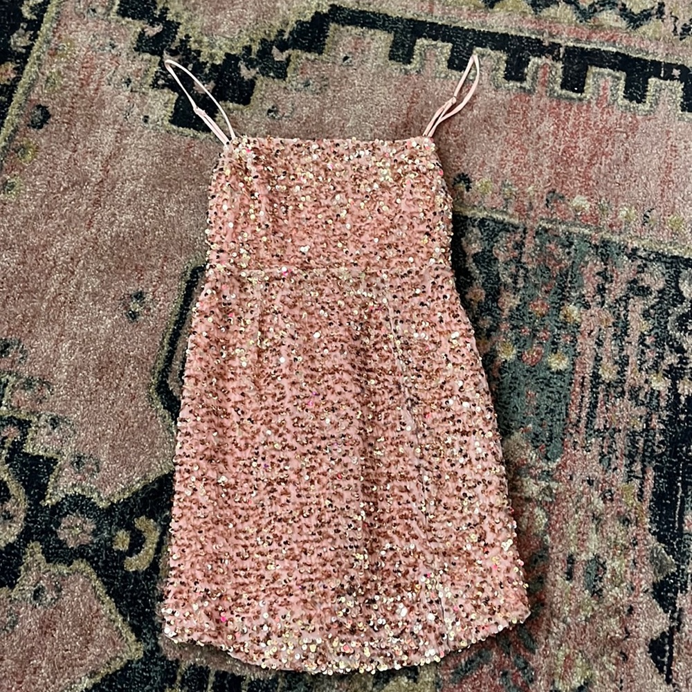 Selfie Leslie Minnie sequence dress! Brand new